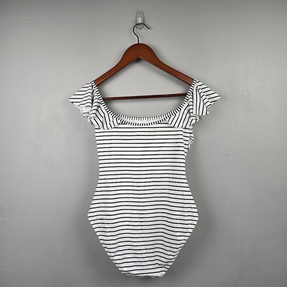 VINCE CAMUTO‎ SWIM One-Piece Off Shoulders Bathing Suit Striped Black White Sz 6 - Picture 8 of 16